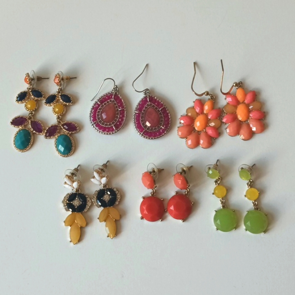 Charming Charlie Six pairs of colorful Earrings.
